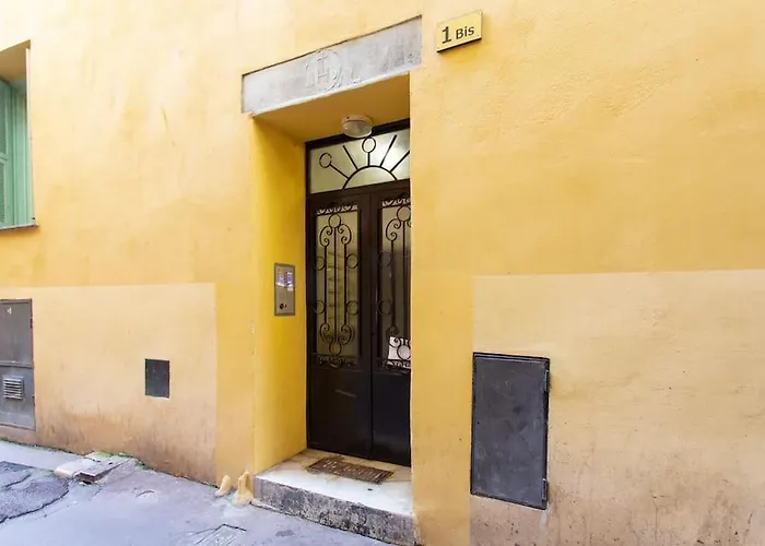 L10 Central Suite 2 Bedrooms Old Nice Wifi 3Mins Sea